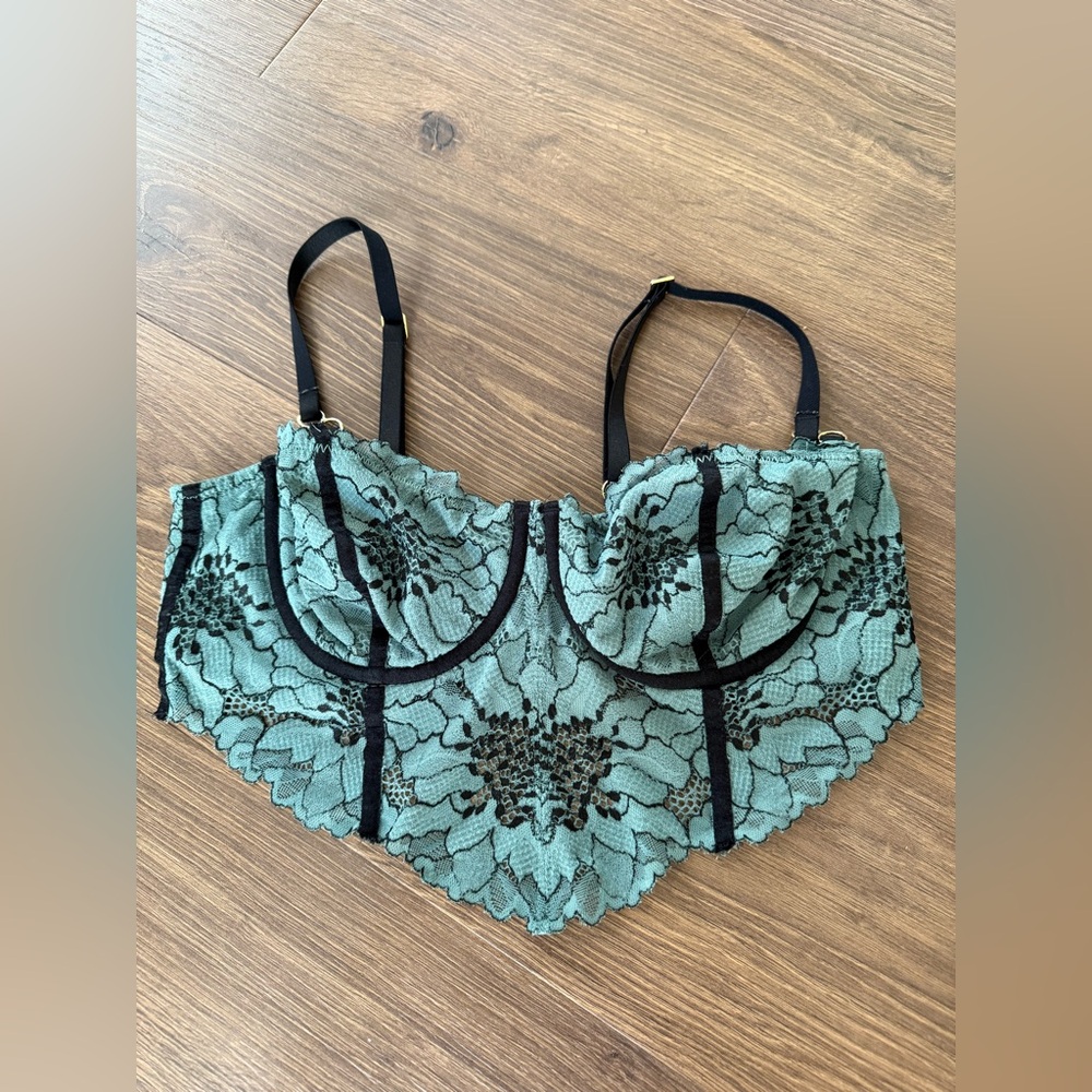 Aerie Lace Balconette Bra Top Vintage Lace Collection Size 36B Floral Lace Sexy